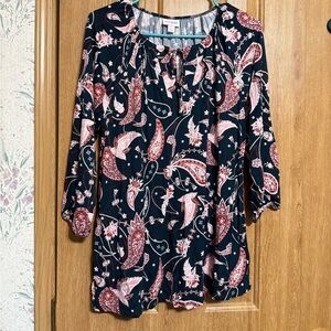 LuLaRoe Black and Pink Paisley Blouse
